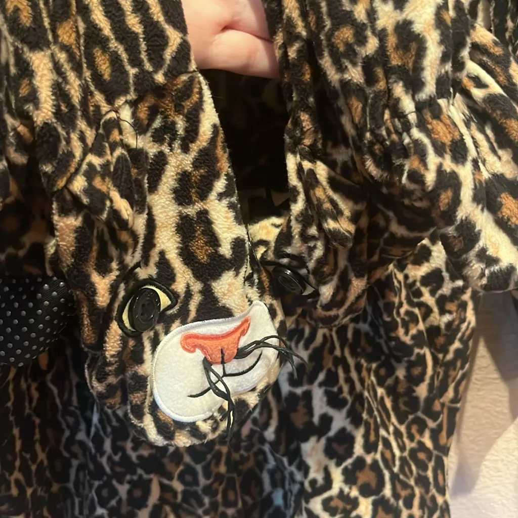 Nick & Nora Woman’s Cat Jaguar Cheetah Onesie Footed One Piece Pajamas Small - Image 4