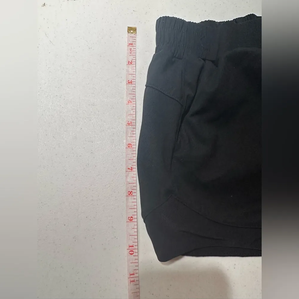 Lululemon Women’s Black Athletic Shorts No Tag, And No Drawstring Size 24 - Image 5