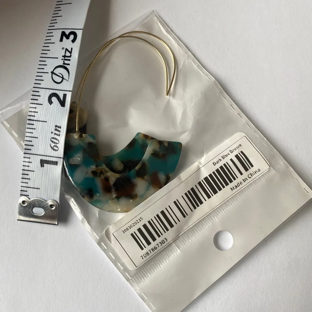 Acrylic Hoop Earrings Minimalist Leisure‎ Style Resin Jewelry - Image 3