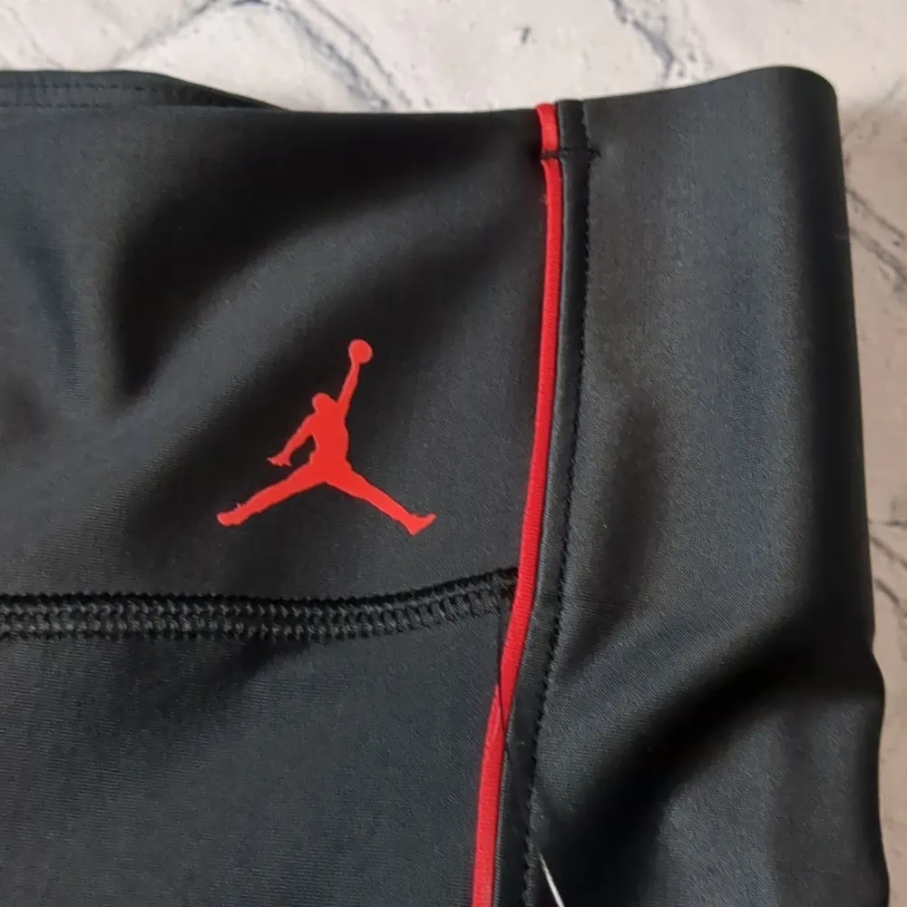 Jordan tight fit athleisure shorts size XS - Image 4