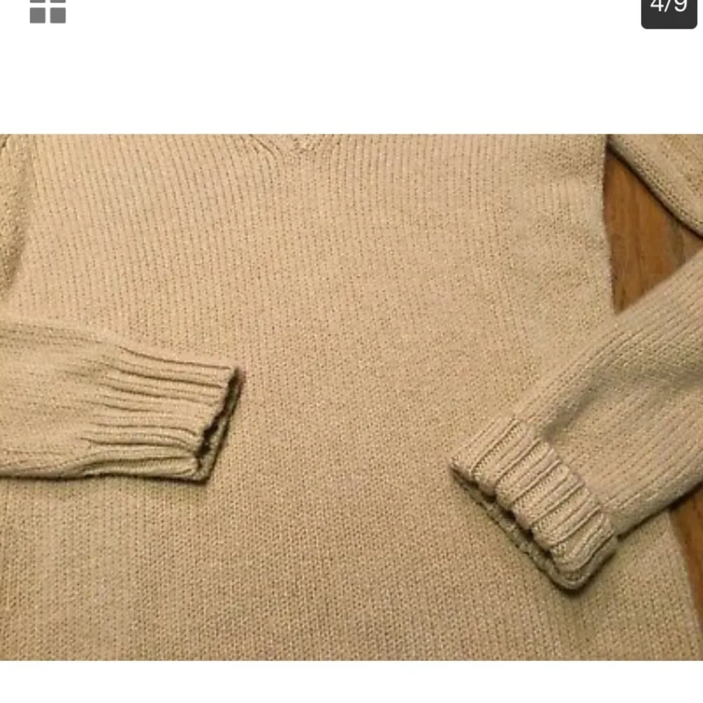 Vtg Banana Republic Women S/M Camel V-neck Sweater - Image 4