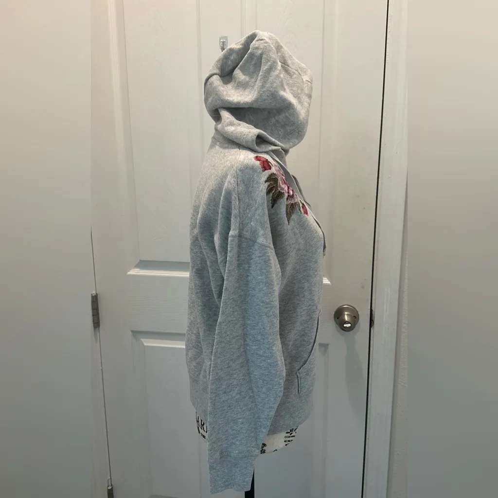 American Eagle Outfitters Gray V-Neck hoodie with Floral Embroidery - Image 5
