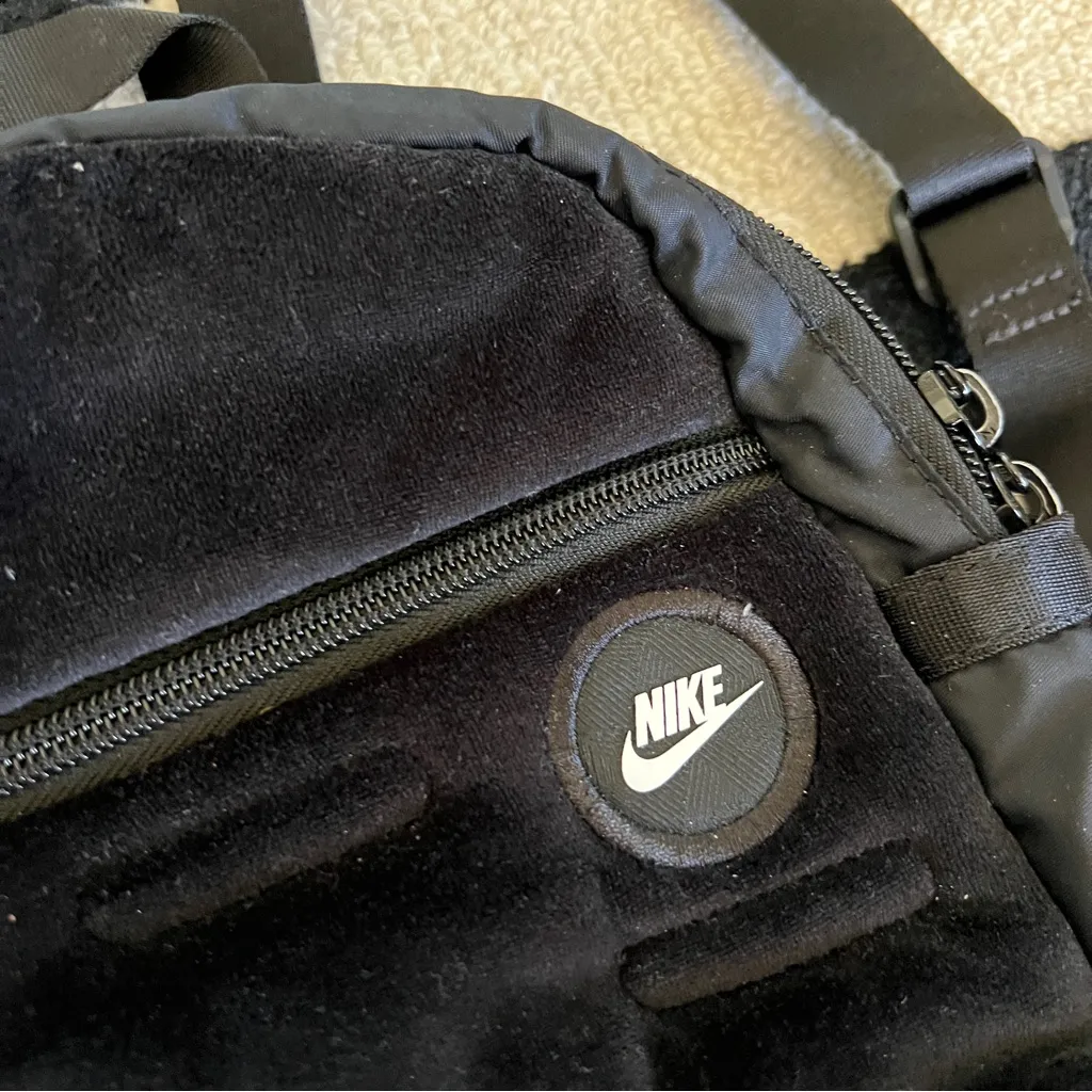 Nike Sportswear Futura Black Velour Mini Backpack - Image 3