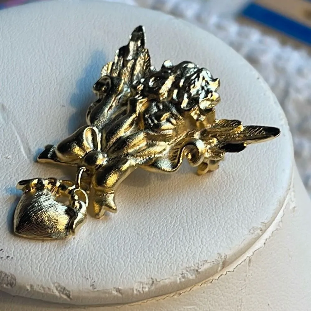 Vintage Cherub with dangle heart brooch USA stamped Gold - Image 2