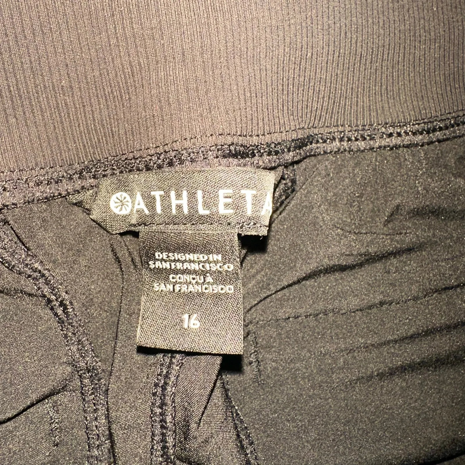 Athleta Womens size 16 Brooklyn Shorts Black 980393 Outdoor Hiking - Image 3