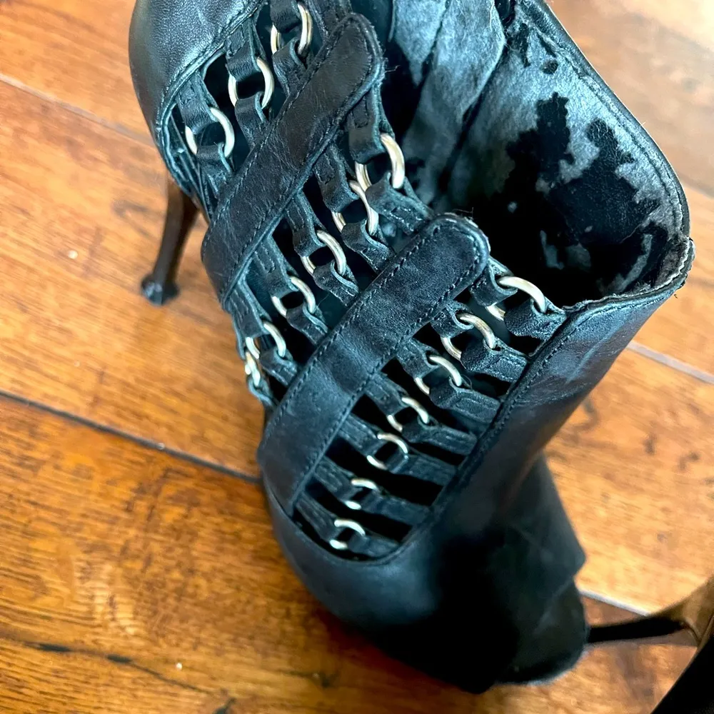 BCBG BLACK OPEN TOE HIGH HEEL BOOTIES 7.5 B - Image 4