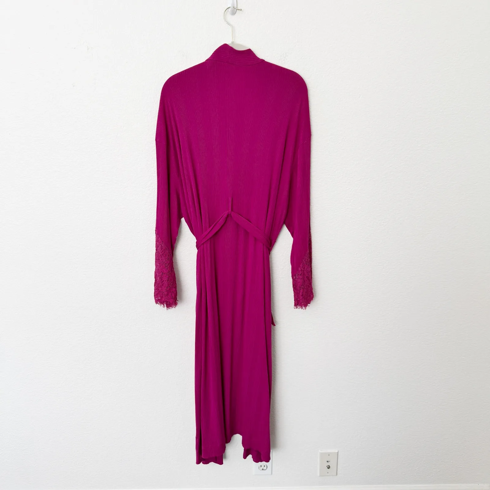 [Anthropologie] Magenta Pink Ilia Lace Sleeve Belted Wrap Robe Size Large L/XL - Image 2