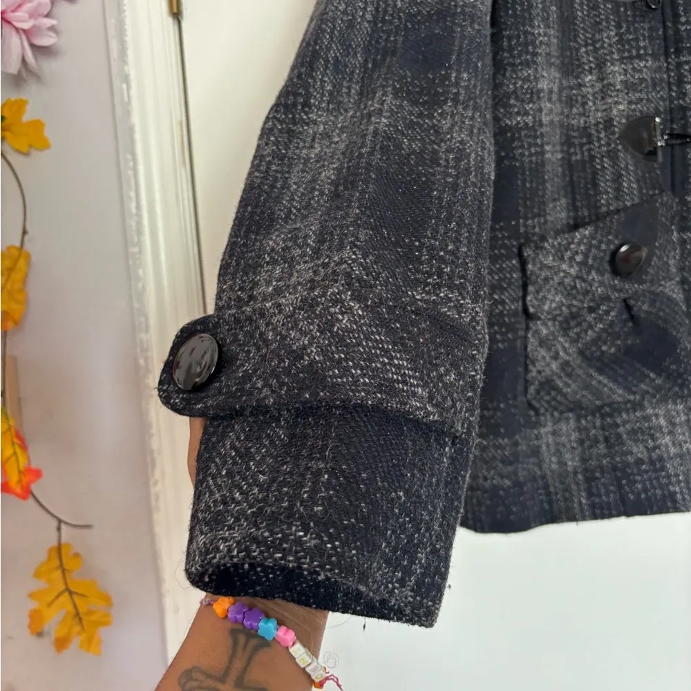 CHARLES KLEIN BLACK AND GREY PLAID JACKET COAT WITH POCKETS 55% WOOL SIZE MEDIUM - Image 9
