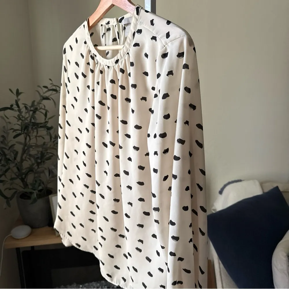 H&M Women's Cream & Black Long Sleeve Blouse Size M - Image 2