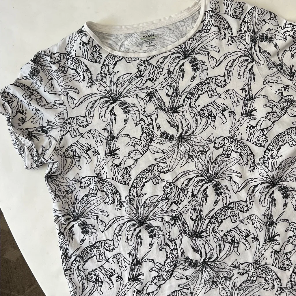 Kiabi 100% Organic Cotton Monochrome Jungle Animal Tiger Jaguar Print T - Image 3