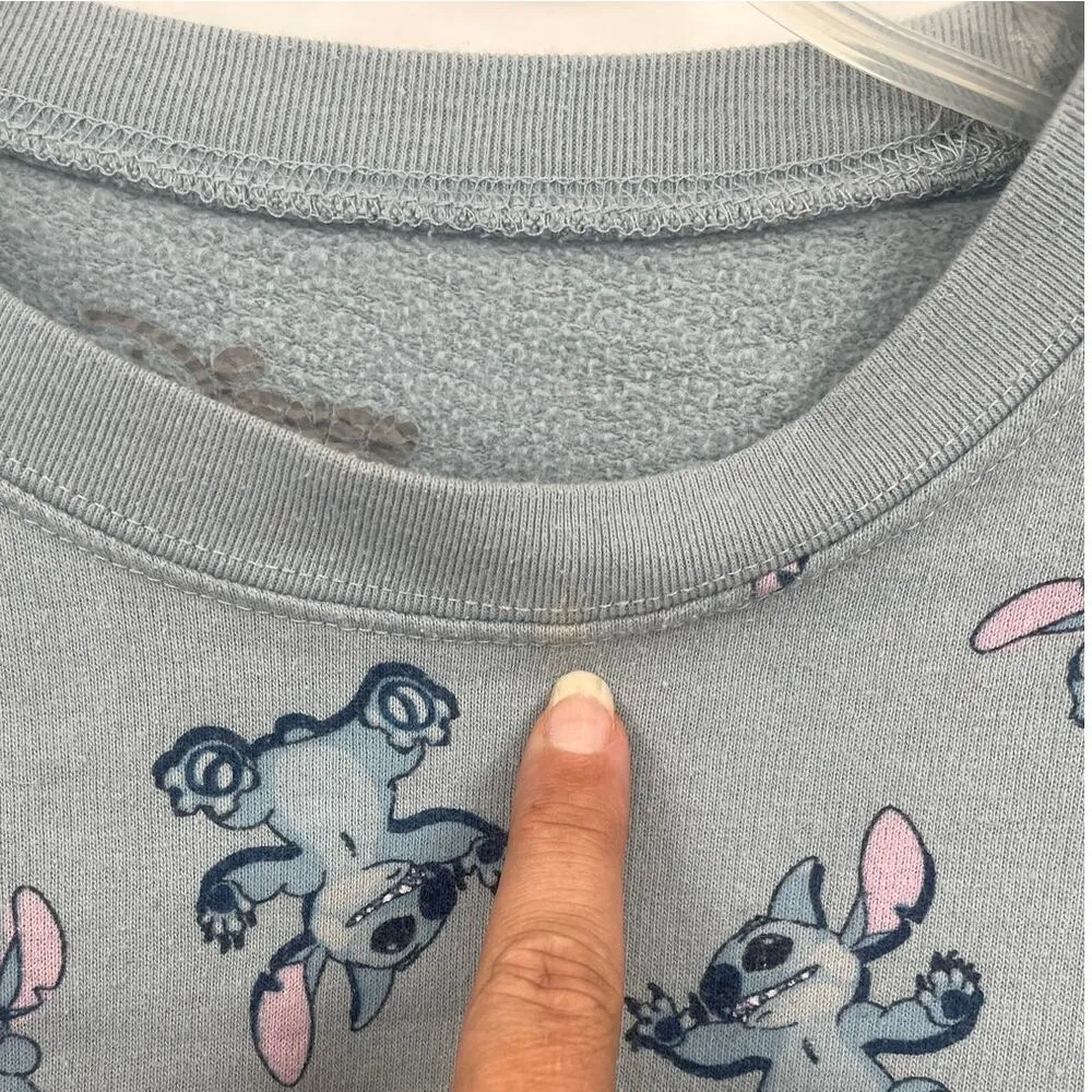 Disney Y2K Stitch Womens Sweatshirt Sz M All over Print Kawaii Cozy Crew Cartoon - Image 7