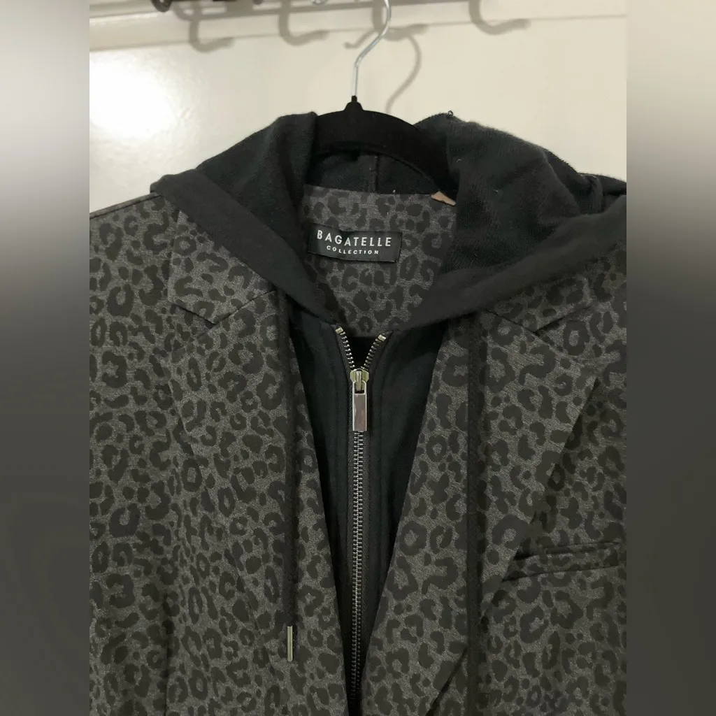 Bagatelle Women's Leopard Print Blazer - Image 2