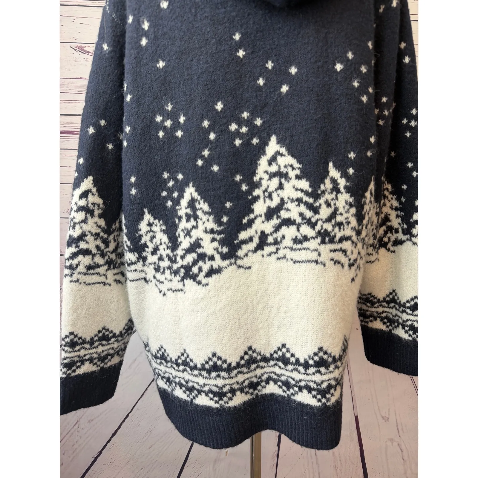 Cupcakes and Cashmere Plus size 2X Hoodie Sweater Holiday Winter Moon Pullover - Image 12