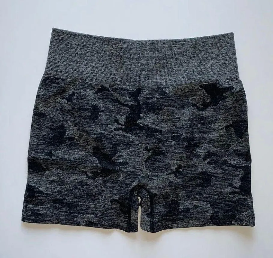 Last Sm. Black Camo Scrunch Butt Gym Shorts - Image 6