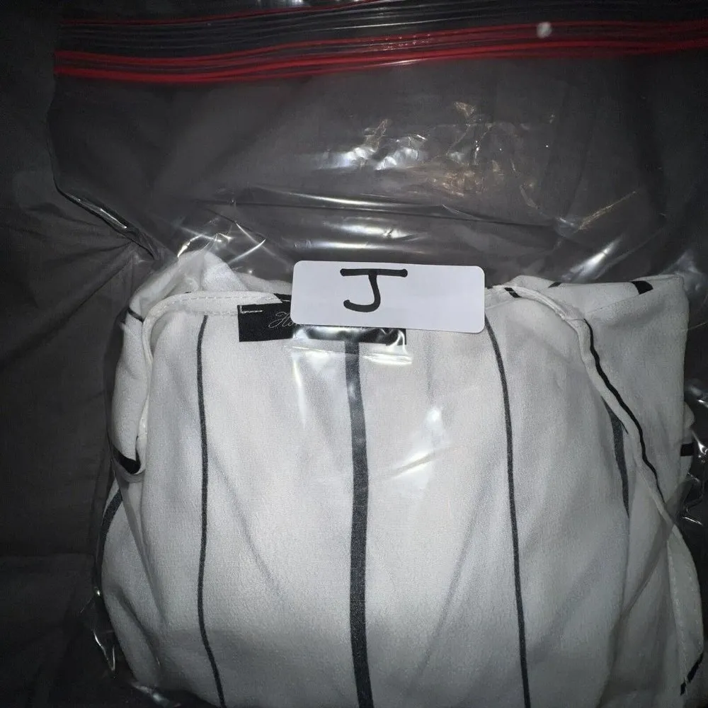 HONEY PUNCH WOMEN WHITE BLACK STRIPED WRAP BLOUSE STYLE T1758C SIZE SMALL V NECK - Image 8