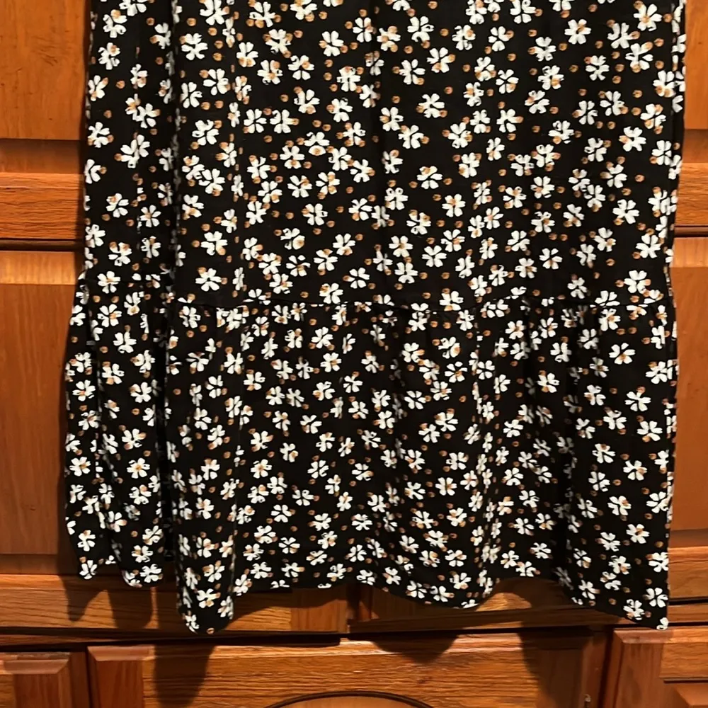 SONOMA Floral Black Sleeveless Dress V-neck with tie ruffle bottom size Small - Image 5