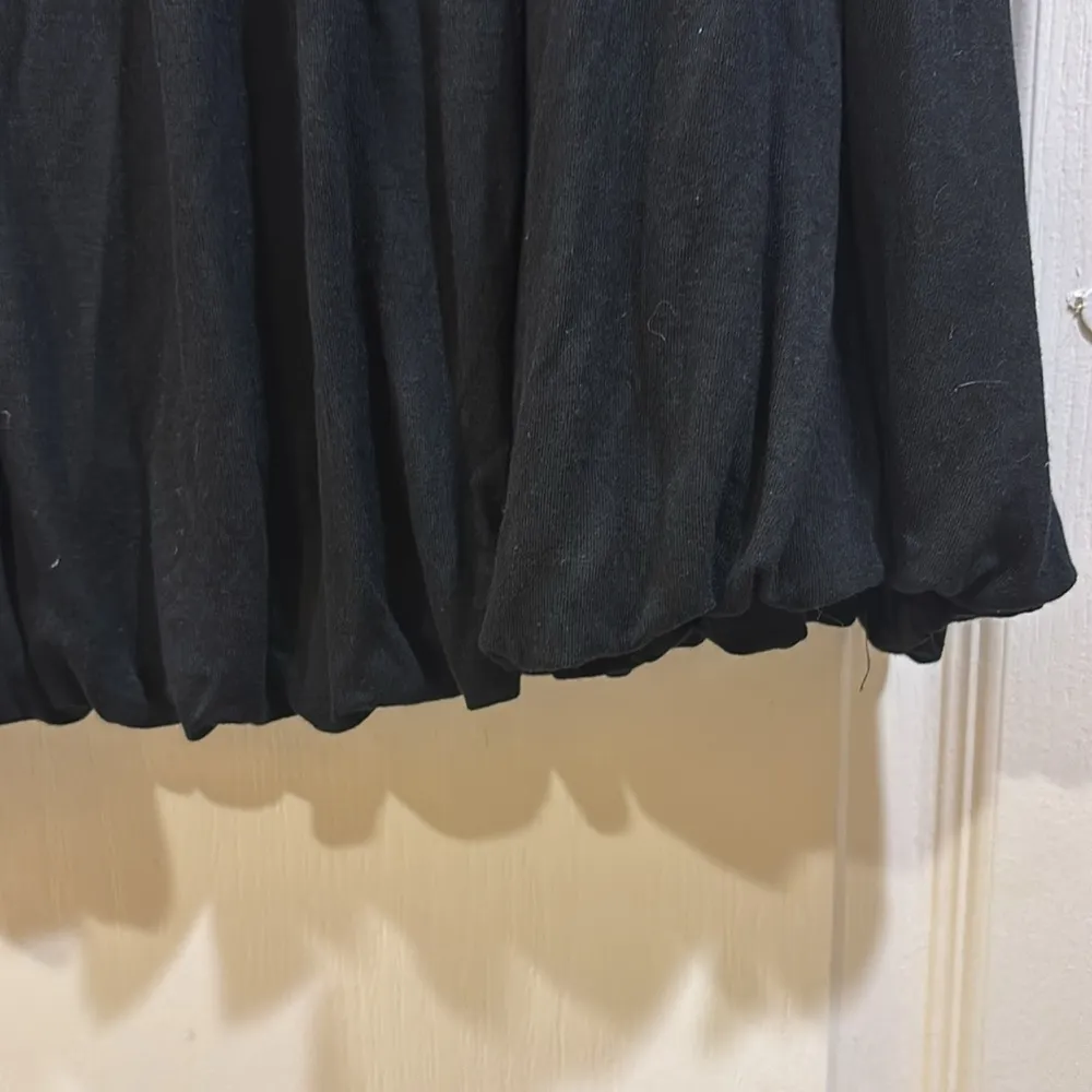 ATMOSPHERE BLACK SKIRT PULL ON STYLE WITH PUFF STYLE HEM SIZE MEDIUM VISCOSE - Image 3