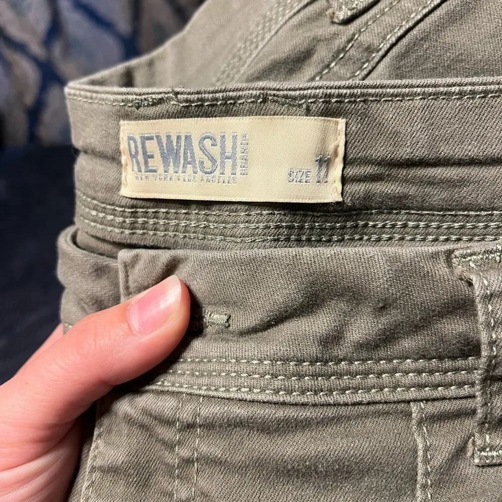 Rewash Hi-Rise Patch Pocket Shorts - Image 3