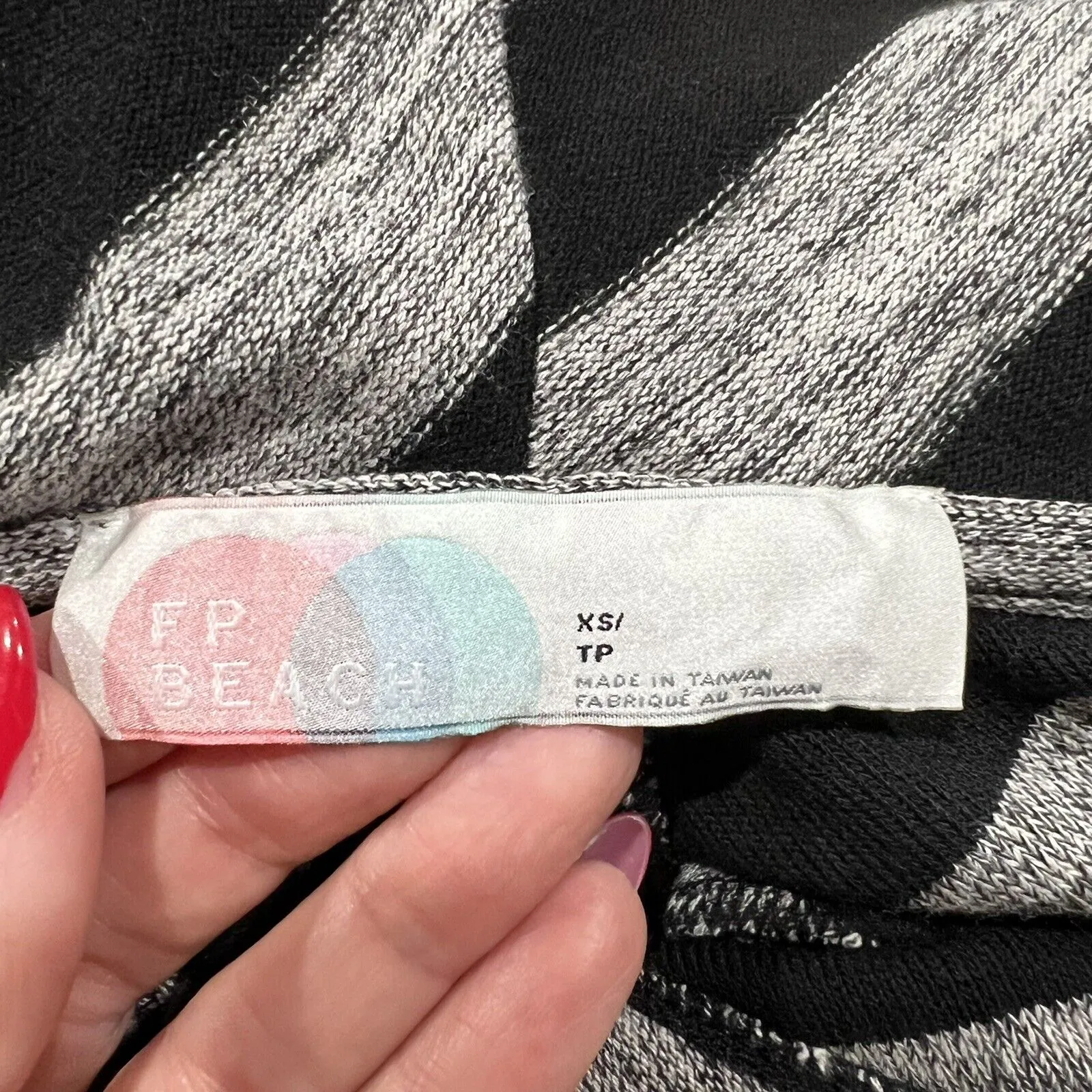 Free People Beach XS Maxi Cover Up Dress Black Gray Chevron Long Sleeve Hooded - Image 2