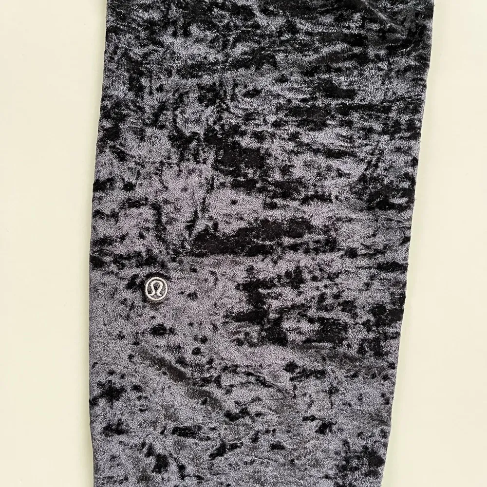 lululemon athletica Rare Ready to Crush High-Rise Velour Joggers Black- Size 6 - Image 12