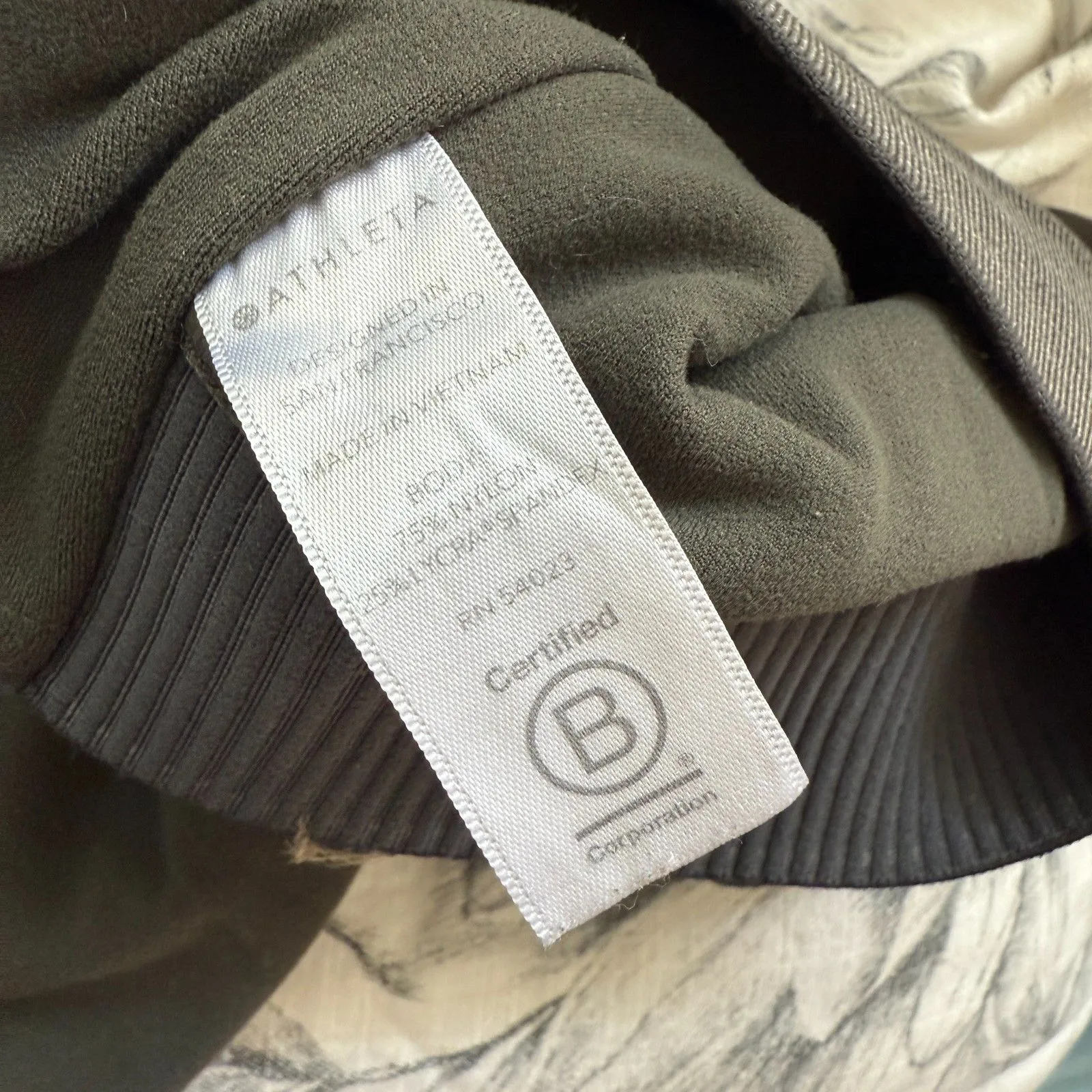 Athleta Aura Split Pant Dark Olive Size Small - Image 11