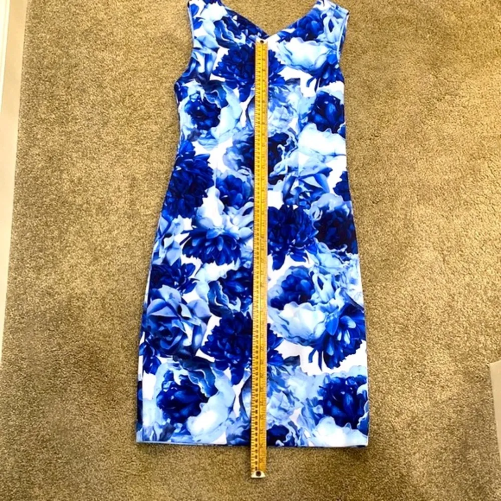 T Tahari|| Blue/white floral lined sheath dress with cross pattern on back - Image 12