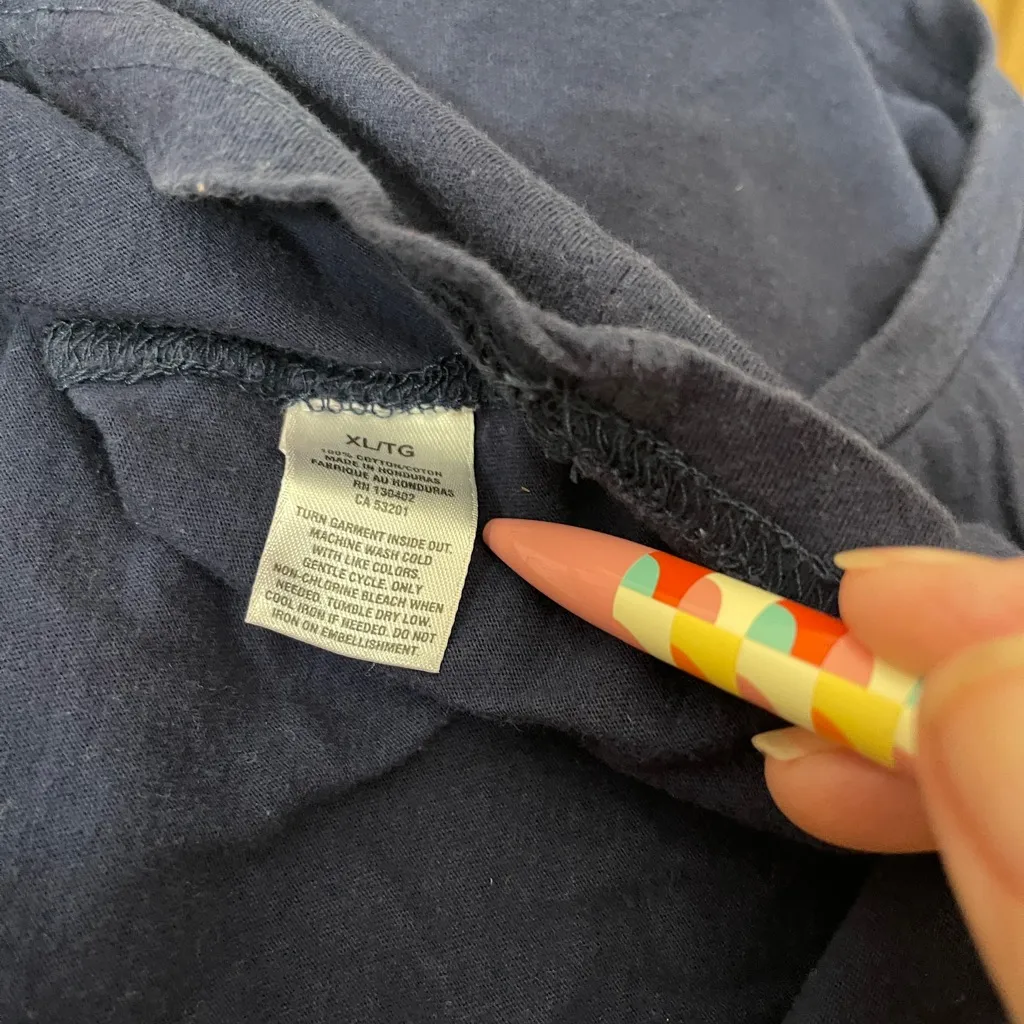 Aeropostale navy blue short sleeve round neck T-shirt silver glitter logo. XL. - Image 7