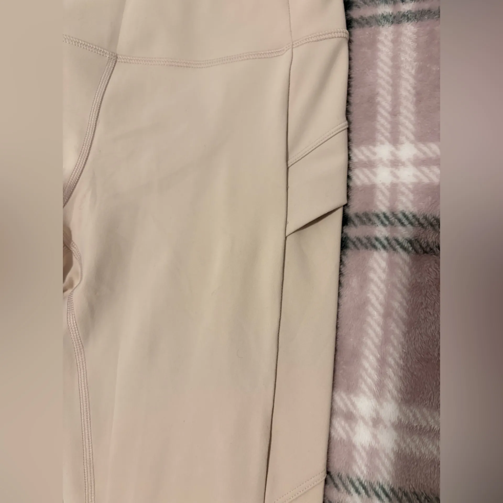 Avalanche Women's yoga pants - Image 3