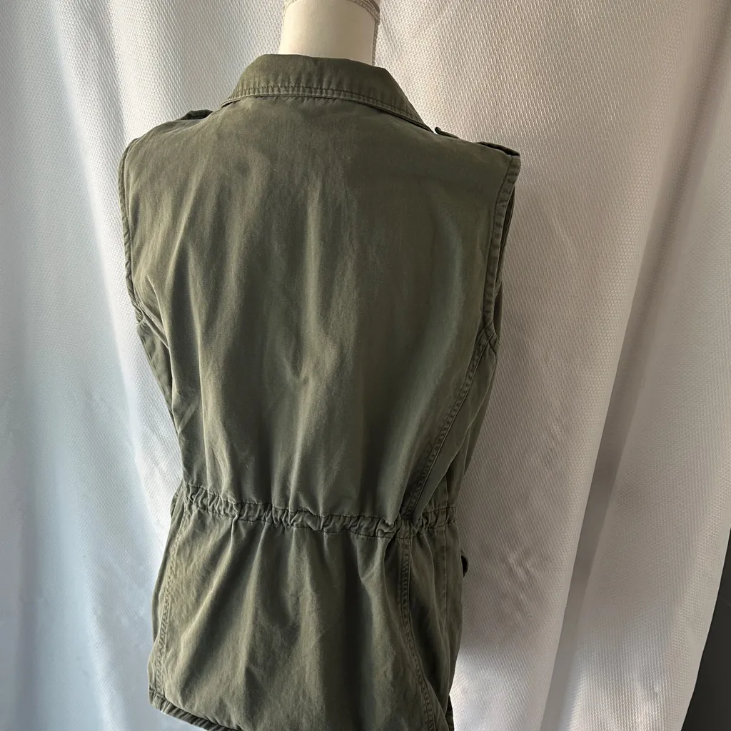 Fresh New York Olive Utility Vest – Streetwear Tactical Layer Green Size M - Image 6