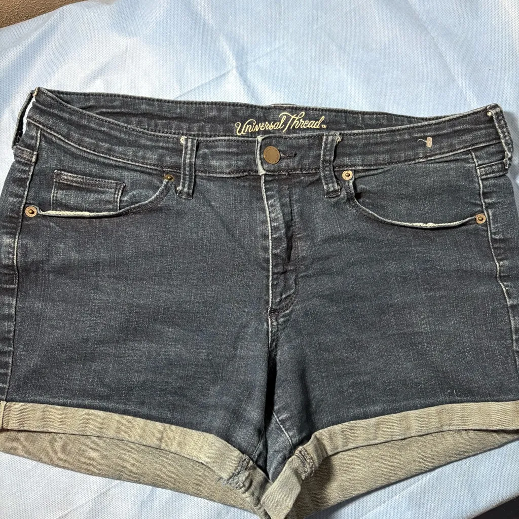 Universal Thread Women's Jean Shorts - Dark Wash - Image 12