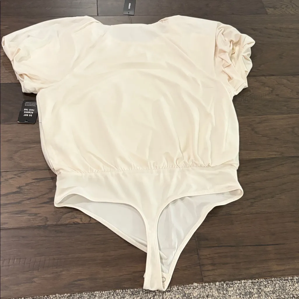 NWT Express Puff Sleeve Crew Neck Bodysuit Sz M - Image 10
