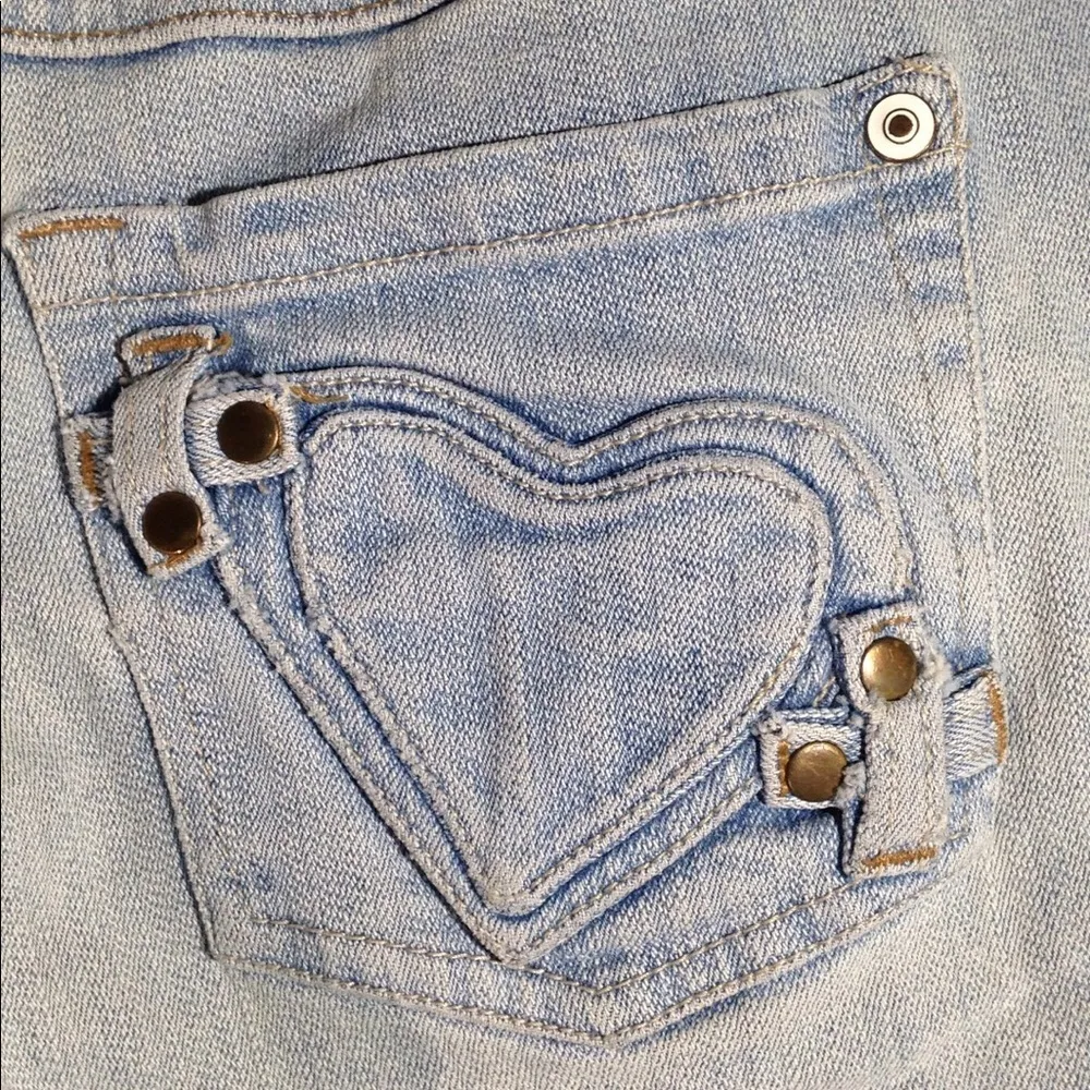 FINAL MARKDOWN Junior' no boundaries Distressed Blue Jeans 9 - Image 7