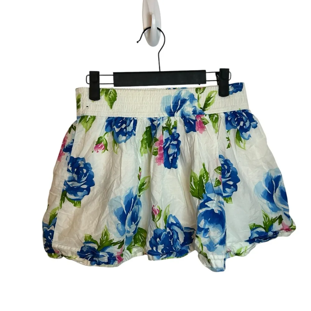 Gilly Hicks Y2K Floral Mini Skirt - Image 2