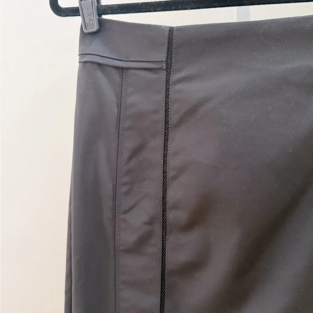 WHITE HOUSE BLACK MARKET Perfect Form Black Pencil Skirt Size 6 - Image 2