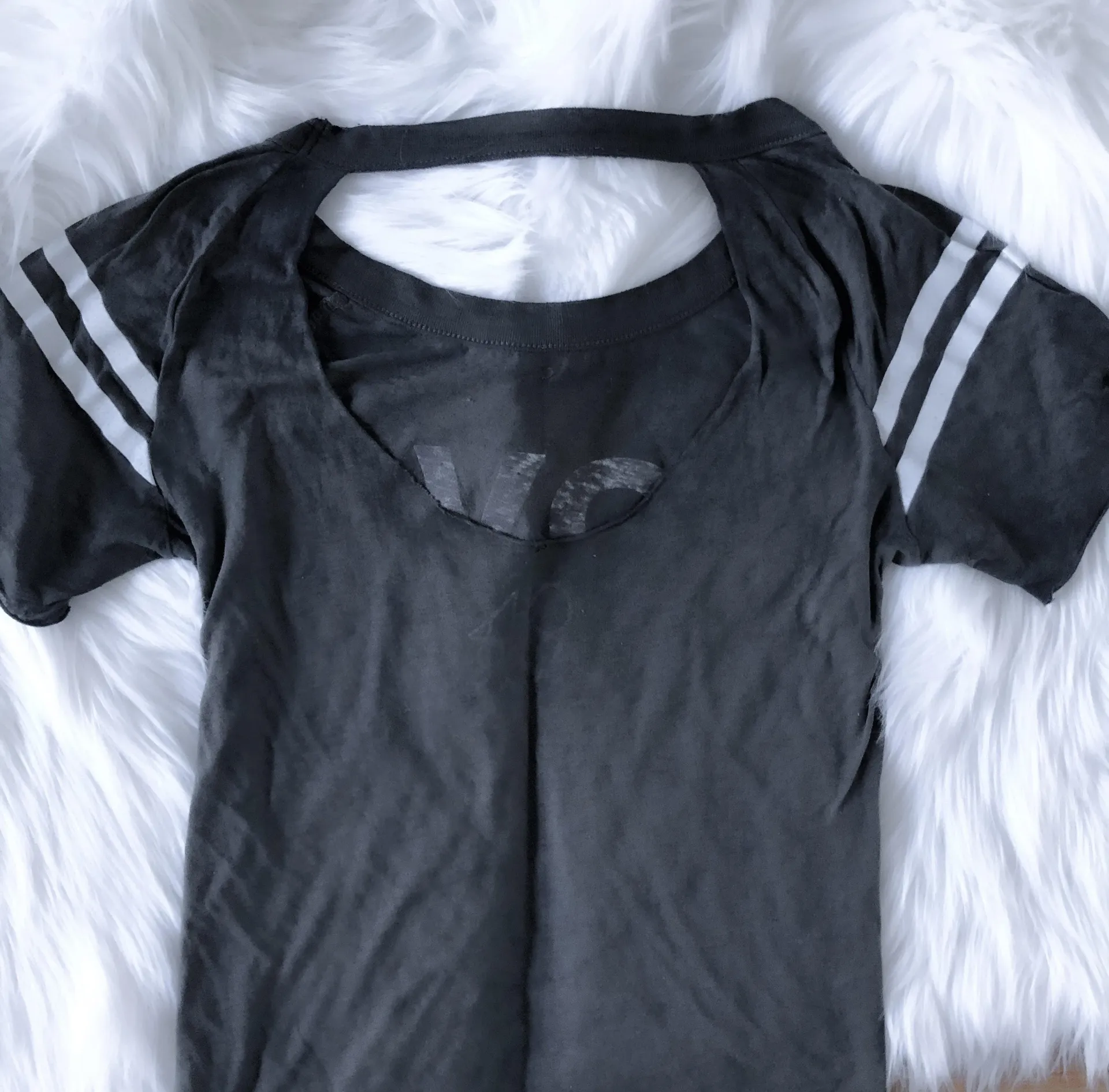 Mineral Wash Grey cutout tee - Image 3