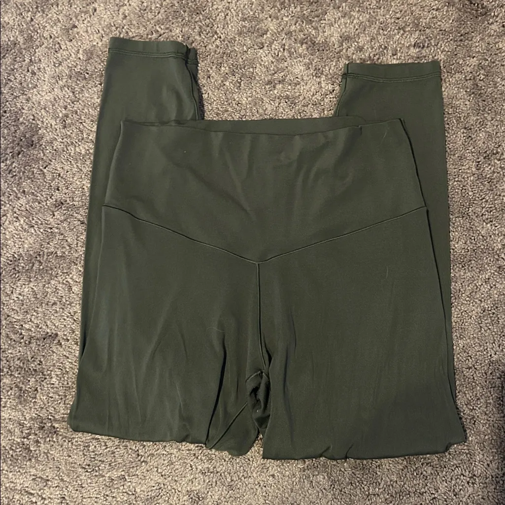 Size xlarge athletic and lounge leggings bundle!! - Image 3