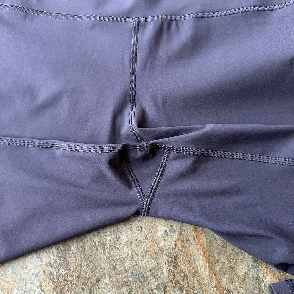 Everlane Renew Perform Leggings Women's Size XL Dark Purple Gray - Image 5