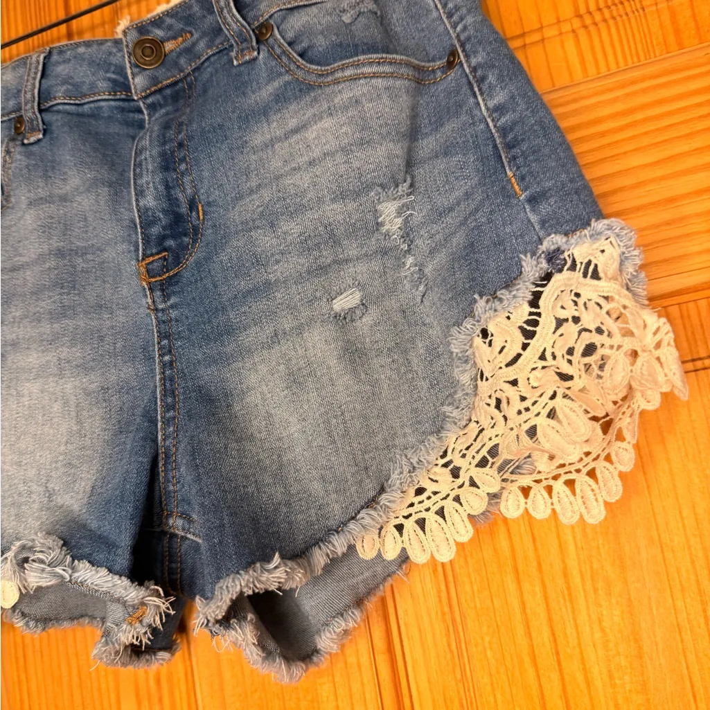 Alter’d State Lace Trim Denim Shorts - Image 4