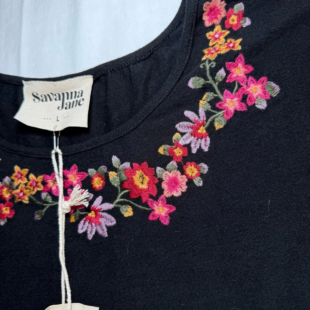 New with tags Savanna Jone Boho Peasant Embroidered Floral Black Top Large - Image 2