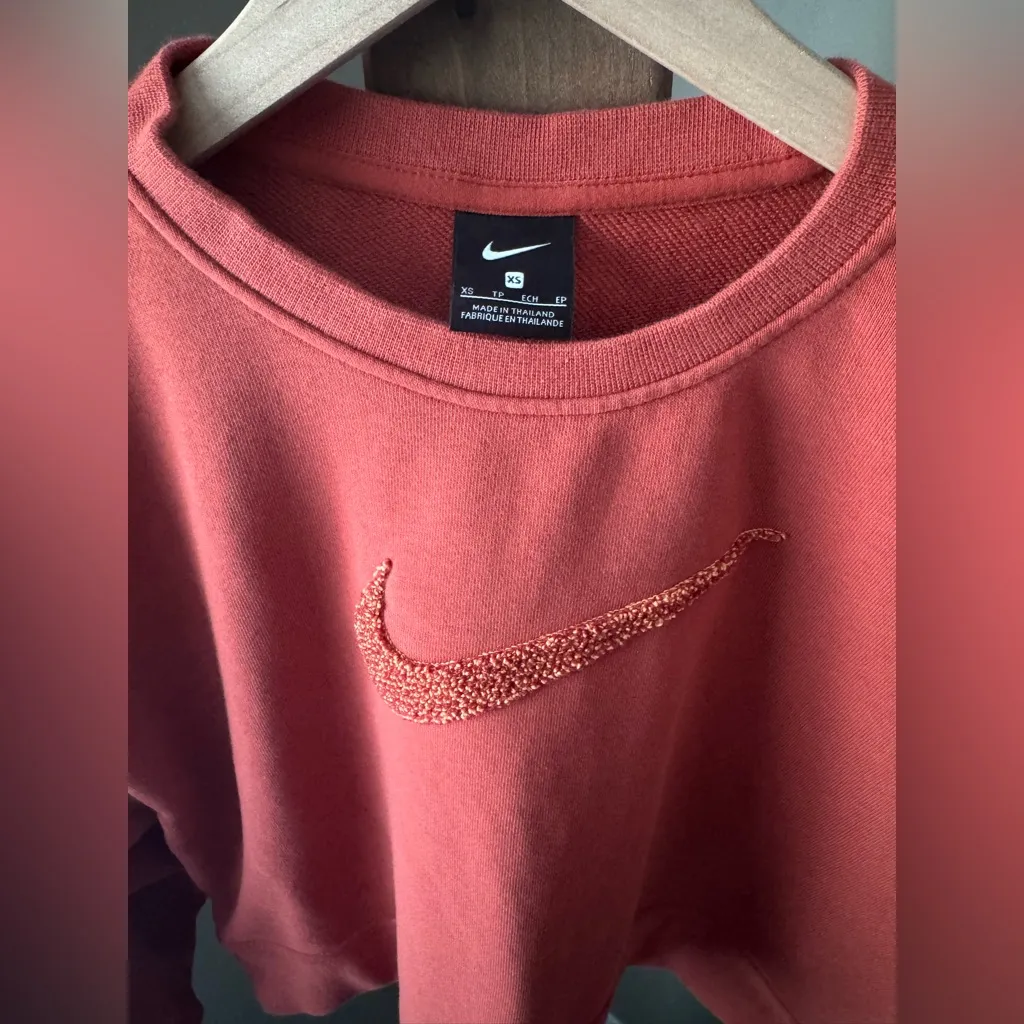 Nike Women’s Dri-FIT Get Fit Crewneck Sweatshirt (Style DJ0774-895) Size XS EUC - Image 16