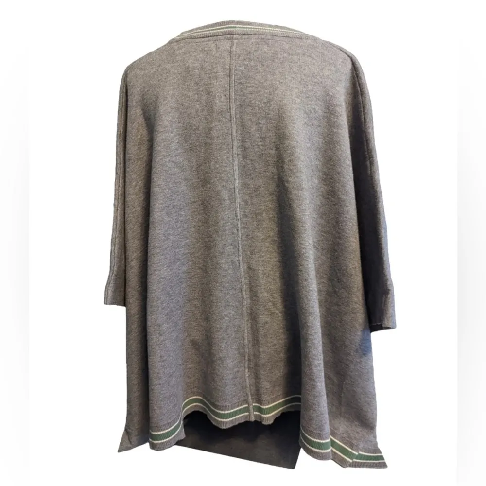House of Harlow 1960 Grey V-Neck Poncho - Image 6