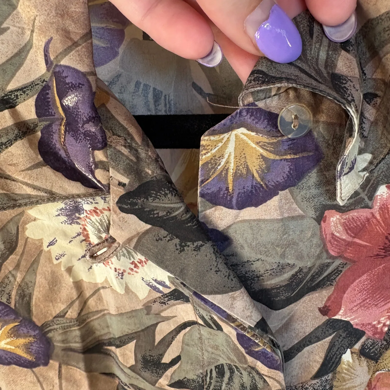 Vintage Tropical Silk Hawaiian Shirt Neutral Floral Button Down Blouse Medium - Image 5