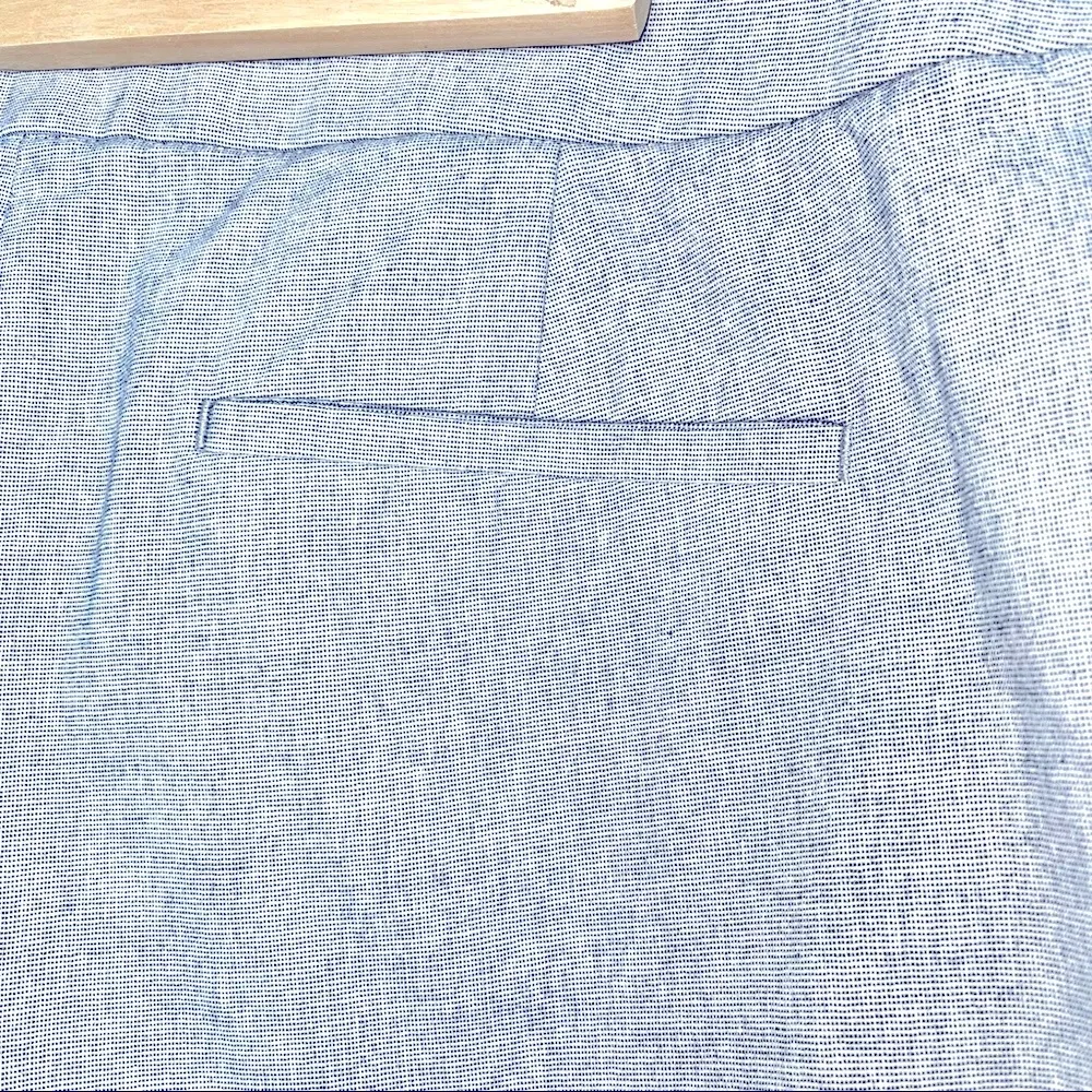 LOFT dressy or casual short shorts this fabric can look black or dark blue - Image 10