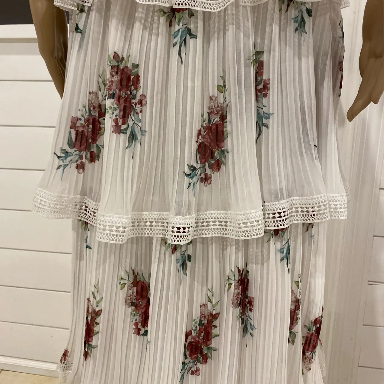 Lulus NWT Maxi Layered Dress Size M - Image 5