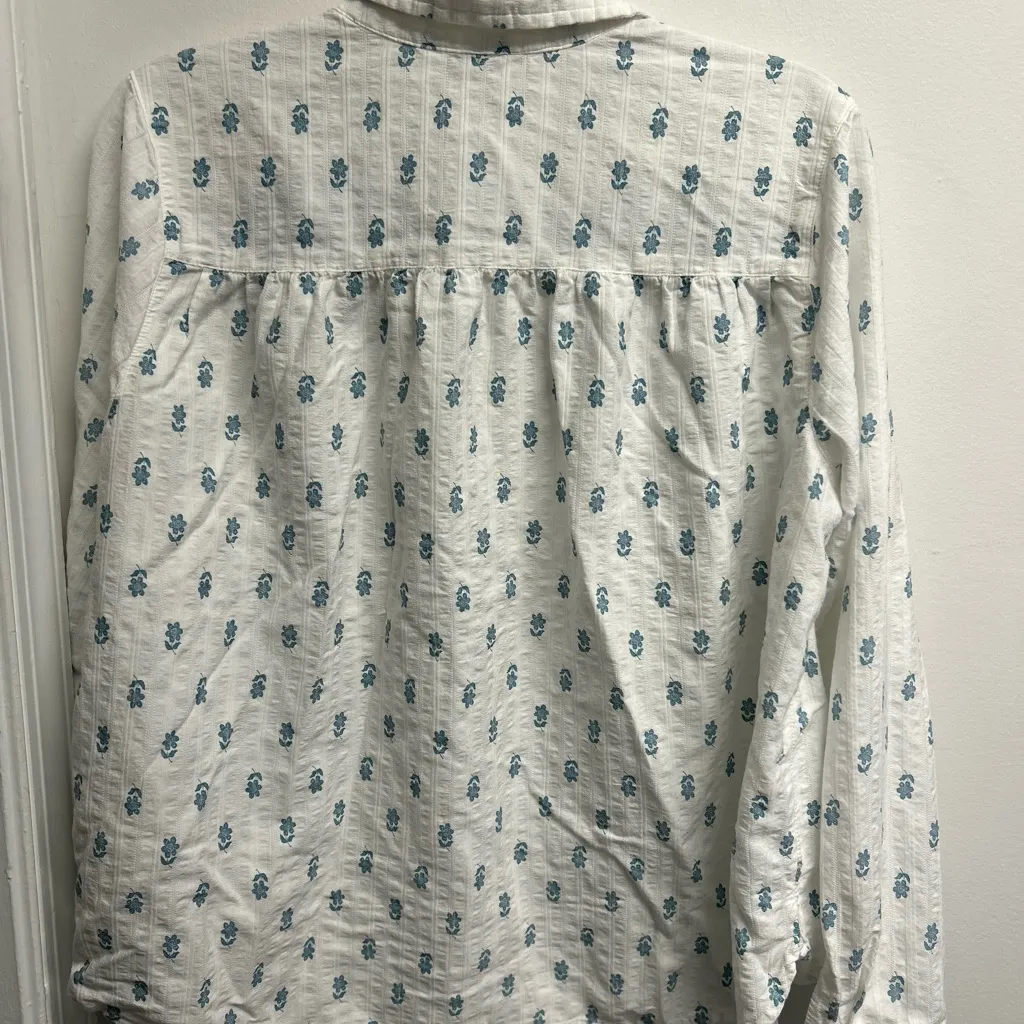 Women's White and Blue Patterned Button Down Shirt Size L - Image 3