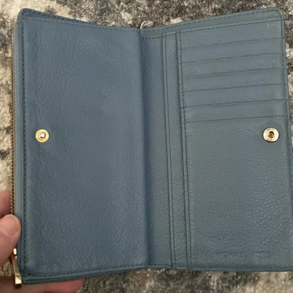 Blue Michael Kors Wallet! - Image 4