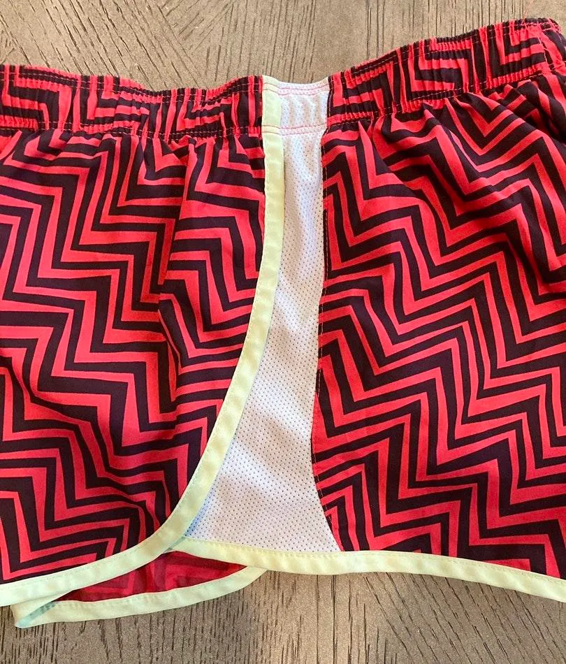 Nike NWOT  Dri Fit running shorts. Sz small - Image 4