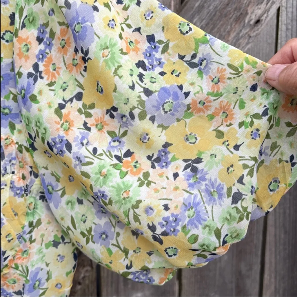 EUC ASTR The Label Claremont Top Yellow Green Floral Size Small - Image 6