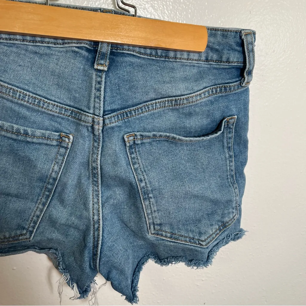 Old Navy High-Rise O.G. Loose Cut Off Shorts Medium Wash 2 - Image 7