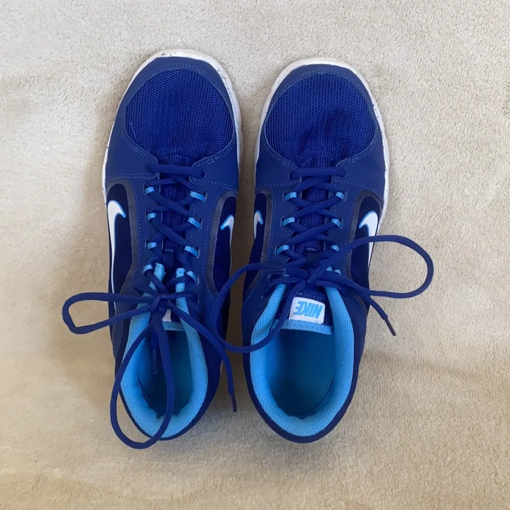 EUC Women’s Nike Flex Trainer Sneakers - Image 2